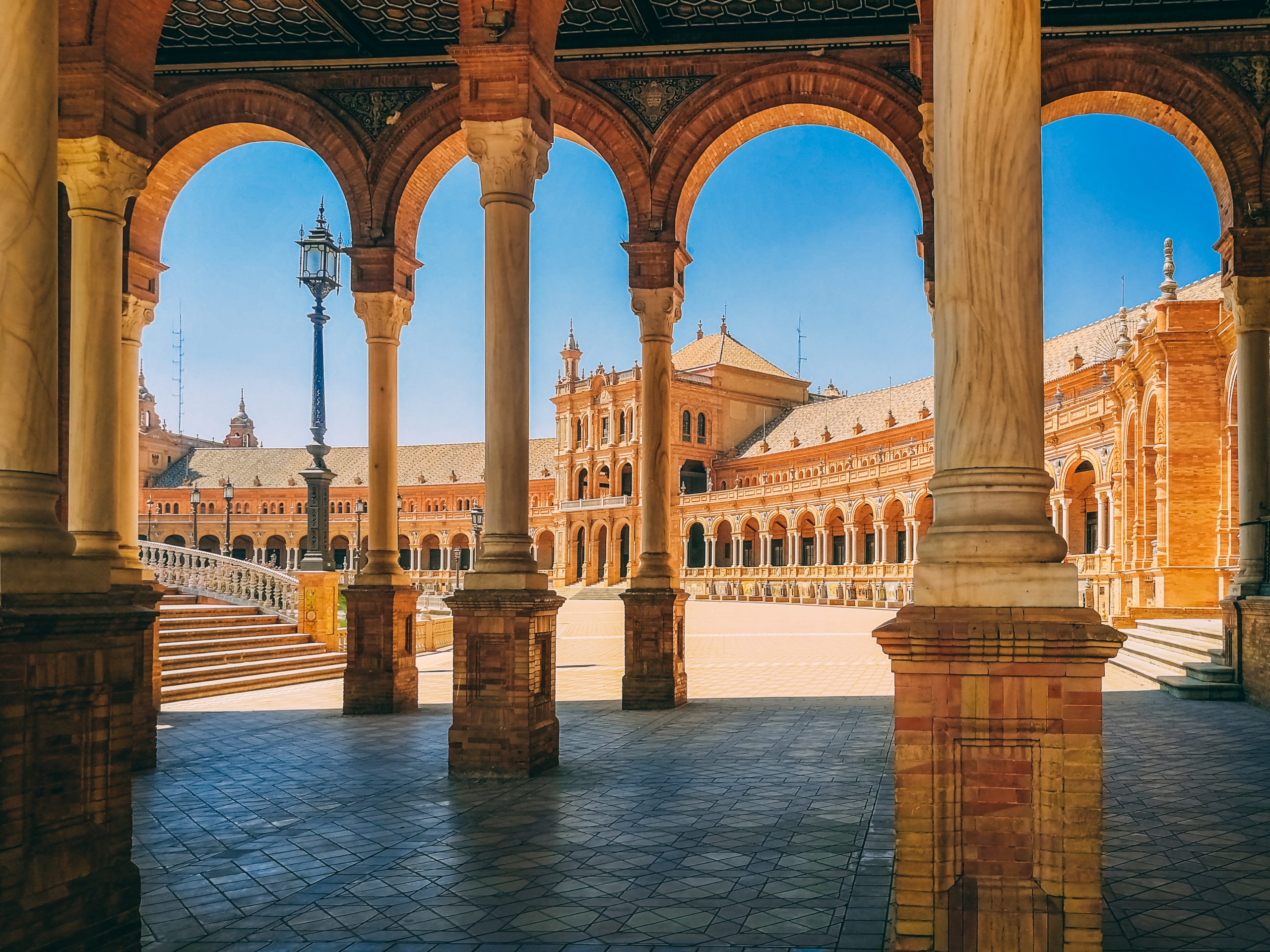 Schöne Aussicht auf die Plaza de Espana in Sevilla in Spanien