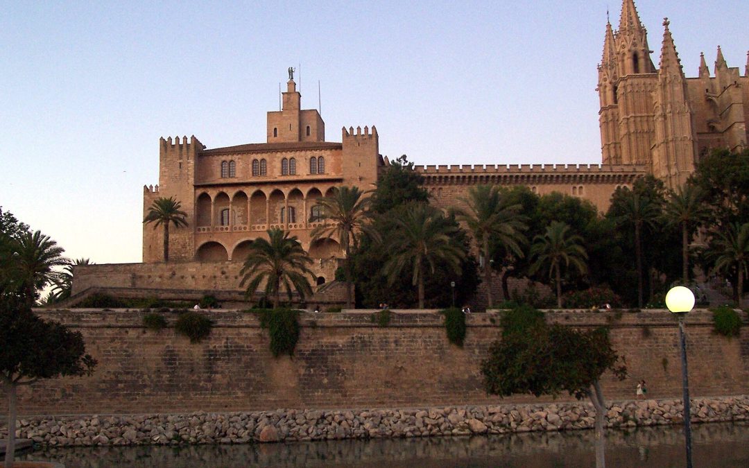 Le palais royal de l'Almudaina à Palma de Majorque et la pierre philosophale