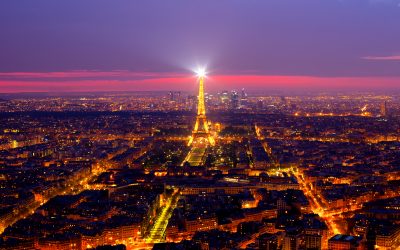 A che ora si accende la Torre Eiffel e quando si svolge lo spettacolo di luci?