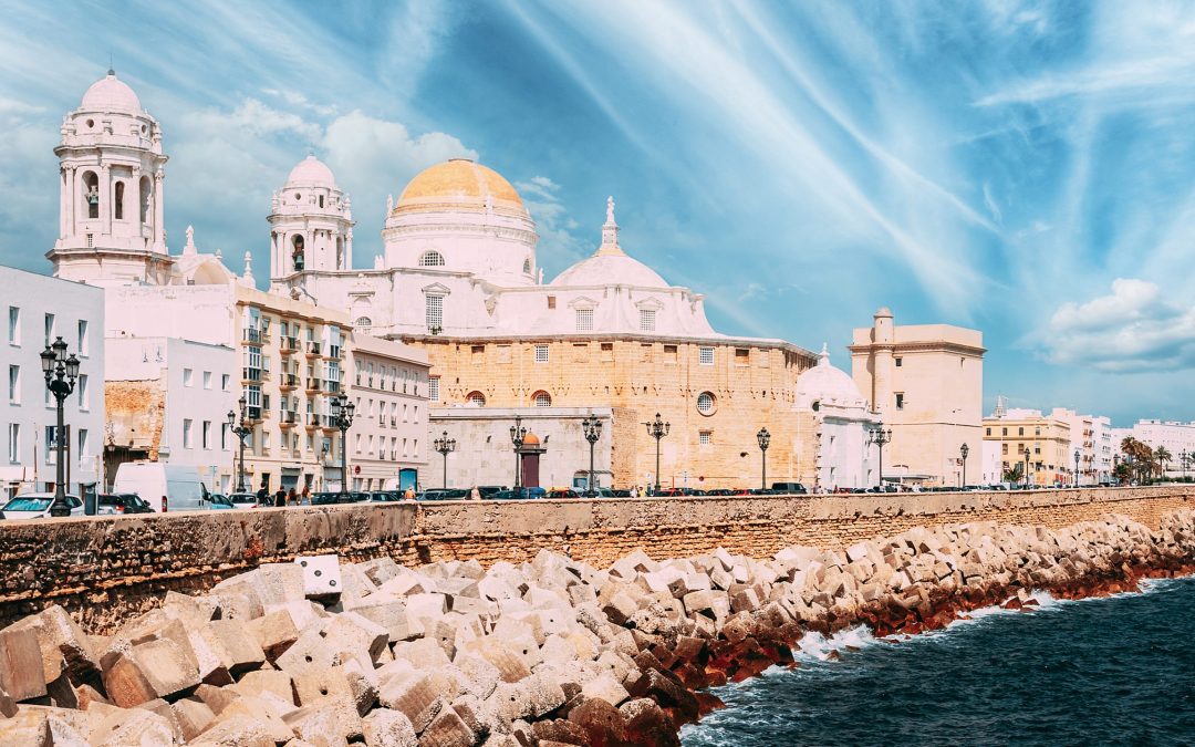 Qué ver en Cádiz: Los 5 lugares que capturan el alma de la «Tacita de Plata»