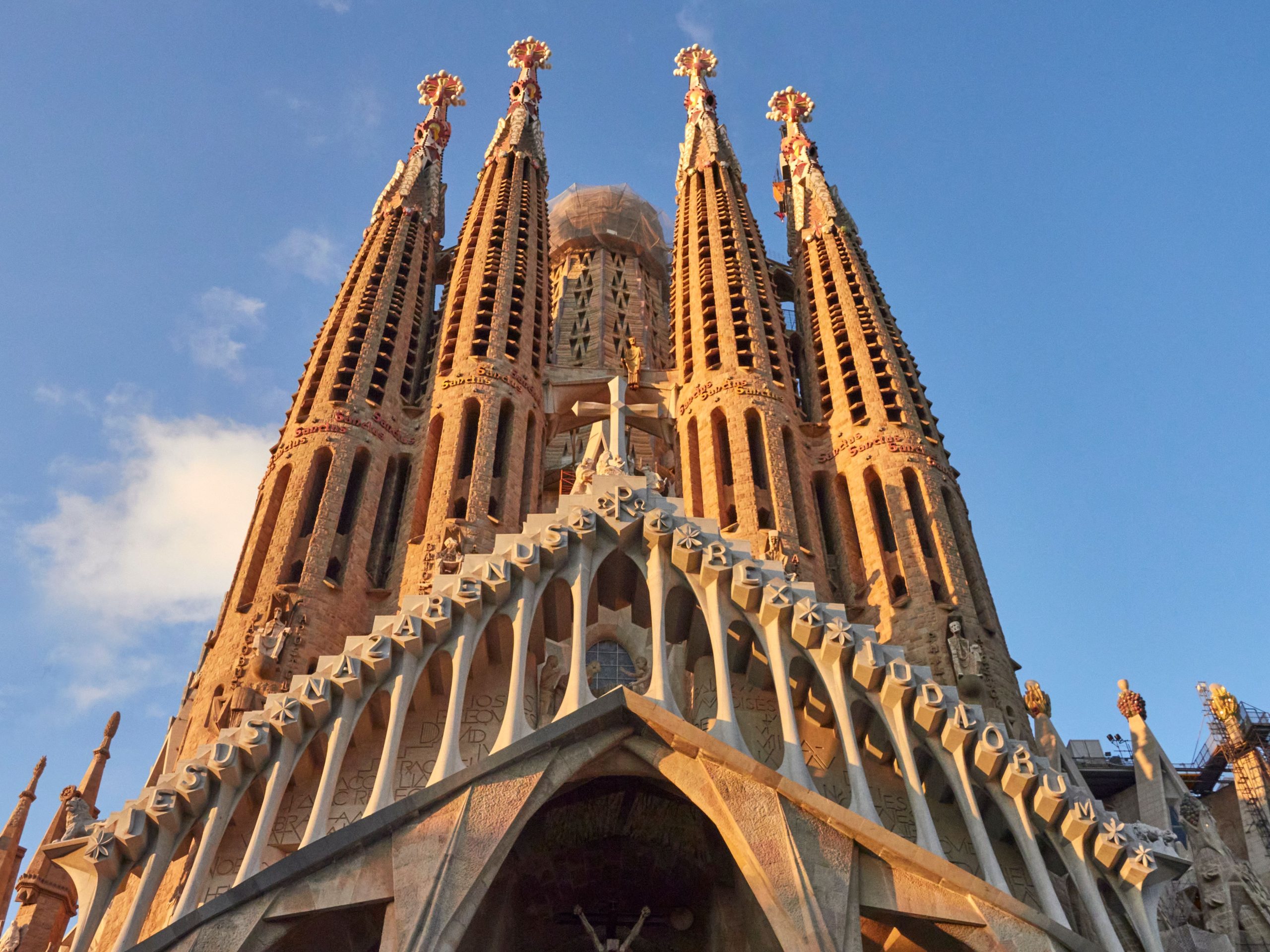 Sagrada Familia de Gaudí al atardecer Sagrada Familia de Gaudí al atardecer