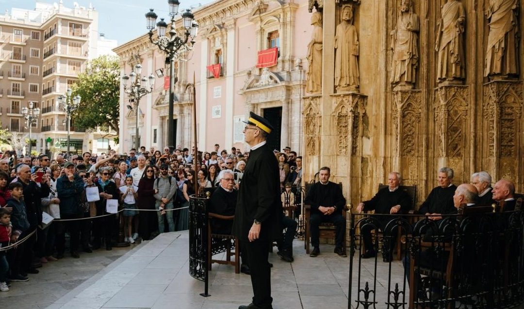 El Tribunal de las Aguas, la tradición que no puedes perderte los jueves en Valencia